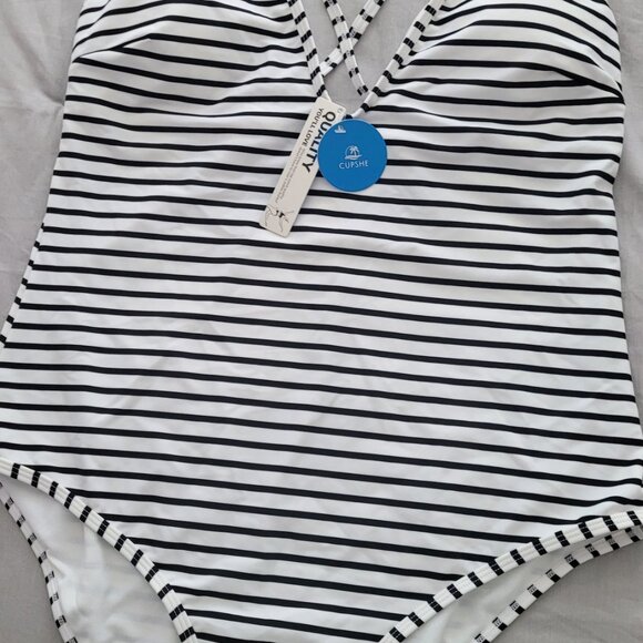 Cupshe one piece swimsuit - Picture 3 of 7